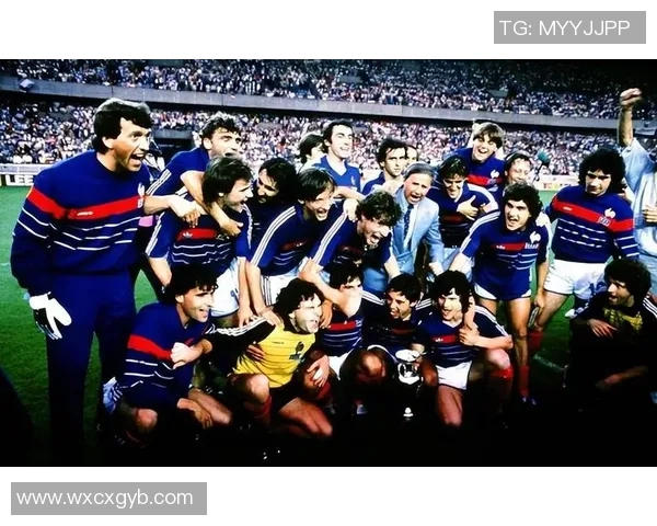 足球明星街头风采尽显瞬间捕捉让你感受他们的魅力与激情 足球明星街头风采尽显瞬间捕捉让你感受他们的魅力与激情