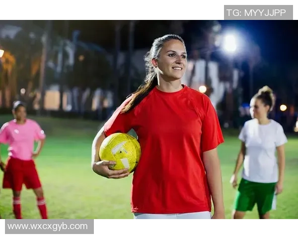 足球明星自信瞬间高清图片展现运动魅力与个人风采 足球明星自信瞬间高清图片展现运动魅力与个人风采