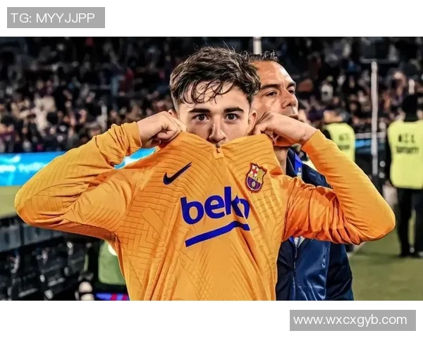 足球明星加维恋情曝光女友身份揭秘引发热议与关注 足球明星加维恋情曝光女友身份揭秘引发热议与关注